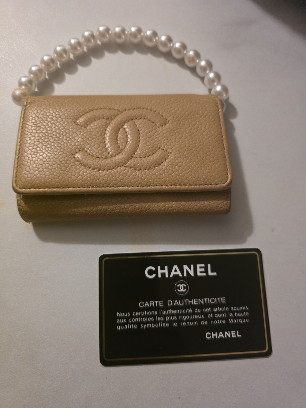 CHANEL Beige Pearl-Handle Card / Key Holder